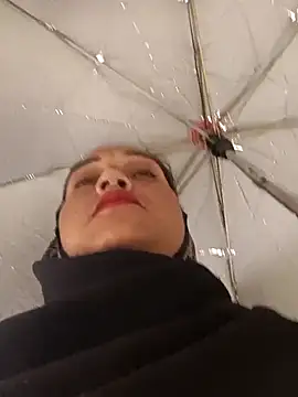 Snapshot of Raanieoy012 chatting on April 8, 2026, 1:40 am Raanieoy012 online show from April 8, 2026, 1:40 am