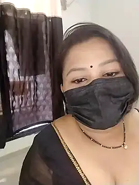 Snapshot of Hoty_bhabii chatting on April 21, 2026, 8:32 am Hoty bhabii online show from April 21, 2026, 8:32 am