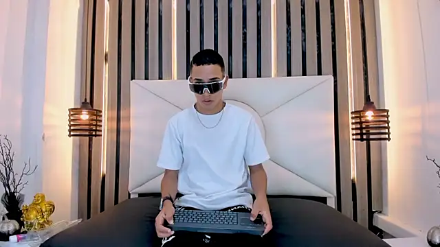 Snapshot of santiago_deluca chatting on April 7, 2026, 7:48 pm santiago deluca online show from April 7, 2026, 7:48 pm