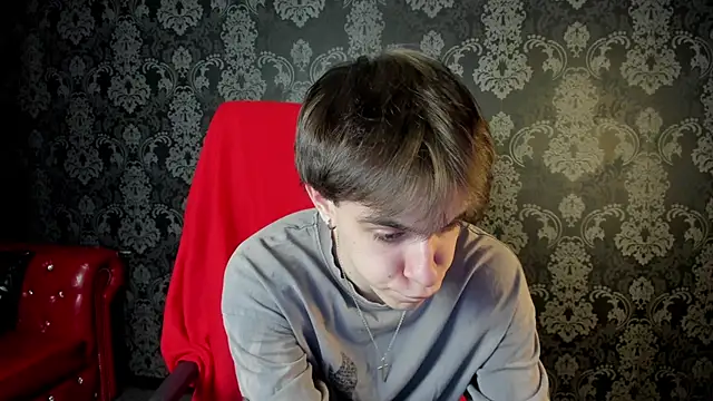 Snapshot of DaveBevy chatting on April 20, 2026, 7:59 pm DaveBevy online show from April 20, 2026, 7:59 pm