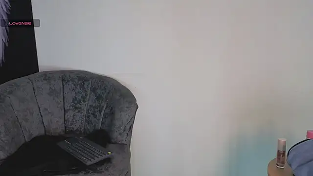 Snapshot of leyla_dikens_ chatting on May 4, 2026, 2:20 pm leyla dikens online show from May 4, 2026, 2:20 pm
