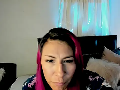 Snapshot of tatianabelli chatting on April 15, 2026, 7:29 pm tatianabelli online show from April 15, 2026, 7:29 pm