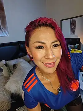 Snapshot of tatianabelli chatting on June 17, 2026, 10:52 pm tatianabelli online show from June 17, 2026, 10:52 pm