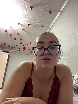 MissAuroraX online show from May 16, 2026, 10:42 pm