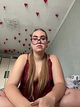 MissAuroraX online show from May 15, 2026, 12:47 pm