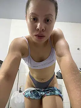 jhully hot online show from May 15, 2026, 11:14 pm