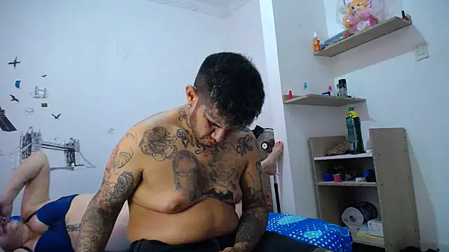 allison maxtattoo  online show from April 30, 2026, 8:57 pm