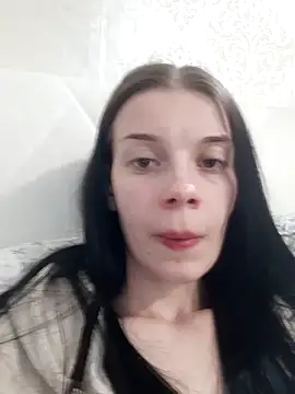 ShellBixAngeLL online show from April 6, 2026, 11:06 pm