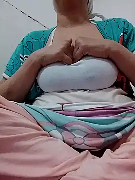  KapiiTana  online show from May 9, 2026, 11:52 pm