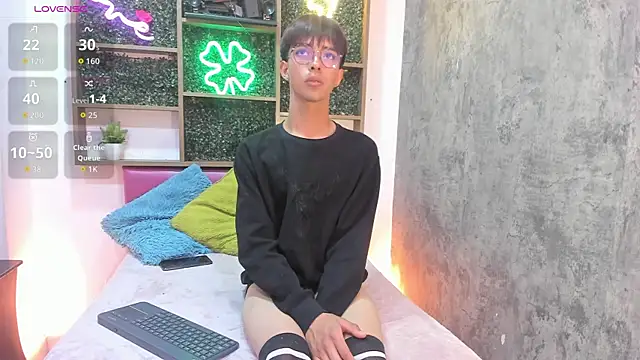 Eyden Connor online show from June 9, 2026, 8:54 pm