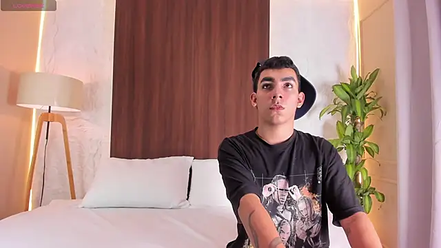 LatinPlayBoys  online show from June 5, 2026, 5:56 am