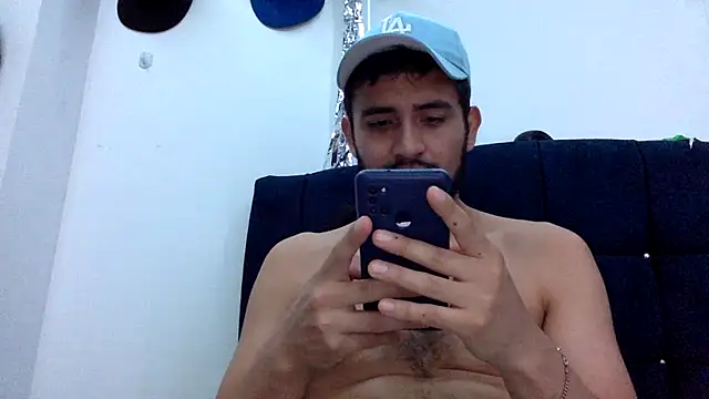 Snapshot of derek_smiith chatting on June 27, 2026, 12:27 am derek smiith online show from June 27, 2026, 12:27 am
