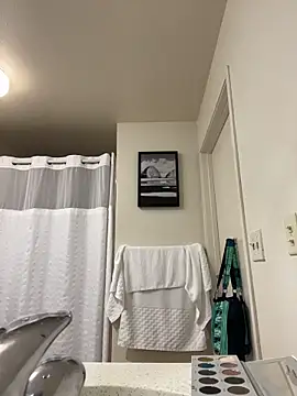 gothhazel online show from April 4, 2026, 8:32 am