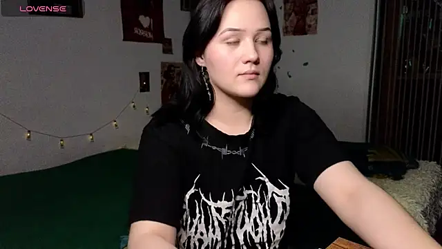 Snapshot of Tori_Sweet chatting on May 1, 2026, 2:05 am Tori Sweet online show from May 1, 2026, 2:05 am