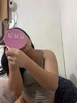 lulueraxxxx online show from May 8, 2026, 3:05 pm