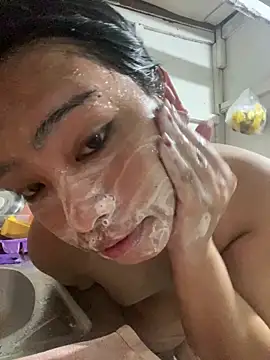 lulueraxxxx online show from May 5, 2026, 1:58 pm