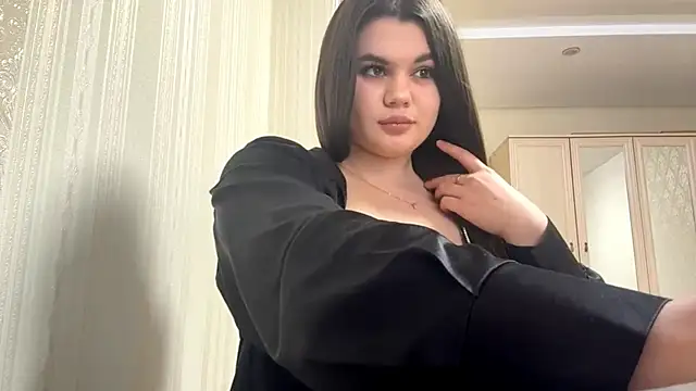 Snapshot of elaracuttie chatting on April 3, 2026, 4:02 pm elaracuttie online show from April 3, 2026, 4:02 pm