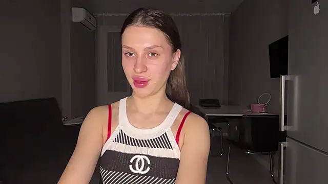 Snapshot of Deep_Eye chatting on April 2, 2026, 4:35 pm Deep Eye online show from April 2, 2026, 4:35 pm