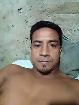 Morales2205 online show from April 13, 2026, 3:21 am