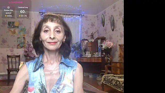 Snapshot of Shooting-Star- chatting on June 13, 2026, 5:44 pm Shooting-Star- online show from June 13, 2026, 5:44 pm