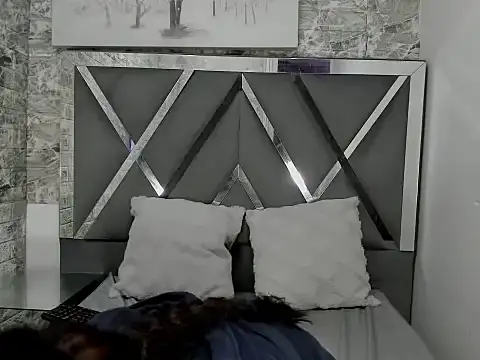 Snapshot of AlondraHYH chatting on April 3, 2026, 6:58 pm AlondraHYH online show from April 3, 2026, 6:58 pm