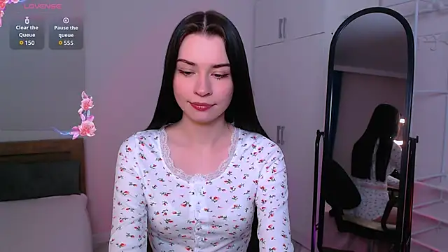 Snapshot of Tina_Charm chatting on May 31, 2026, 6:31 pm Tina Charm online show from May 31, 2026, 6:31 pm