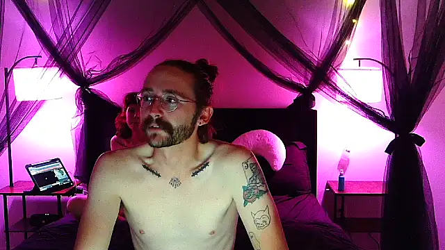 Rose n Hippie online show from March 28, 2026, 12:44 am