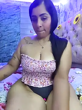 Snapshot of val_eria chatting on May 4, 2026, 2:04 am val eria online show from May 4, 2026, 2:04 am