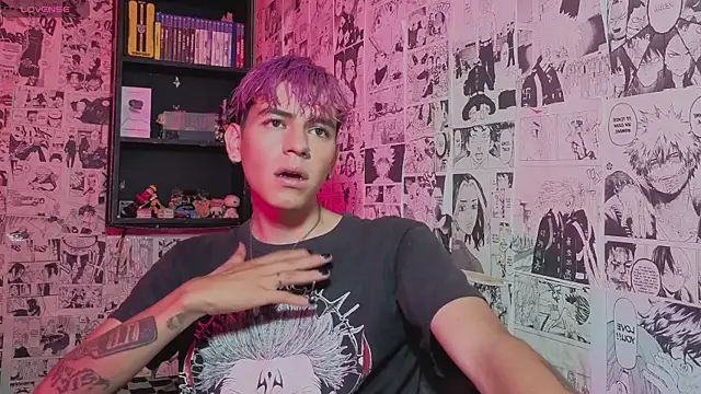 Snapshot of Mikey_TR chatting on April 1, 2026, 2:13 am Mikey TR online show from April 1, 2026, 2:13 am