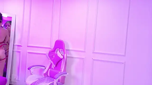 Snapshot of canela_bm chatting on April 11, 2026, 1:37 pm canela bm online show from April 11, 2026, 1:37 pm