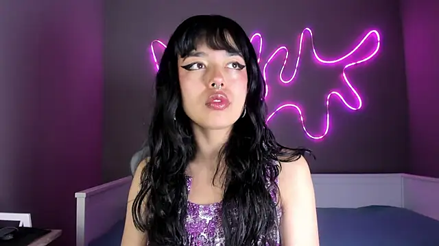 Saphyralux online show from May 2, 2026, 9:53 pm