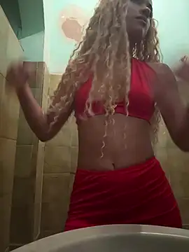 Snapshot of Marianapaiv chatting on April 6, 2026, 12:39 am Marianapaiv online show from April 6, 2026, 12:39 am