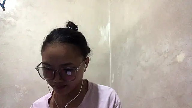 Snapshot of VeronicaCepeda chatting on March 31, 2026, 12:40 pm VeronicaCepeda online show from March 31, 2026, 12:40 pm