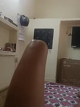 Snapshot of maRRy-m chatting on April 1, 2026, 8:37 am maRRy-m online show from April 1, 2026, 8:37 am