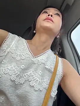 yuanpu0925 online show from June 19, 2026, 2:06 am