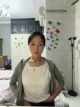 yuanpu0925 online show from April 22, 2026, 12:23 pm
