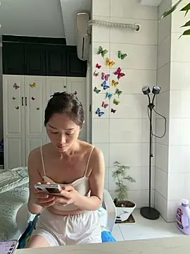 yuanpu0925 online show from April 30, 2026, 11:42 pm