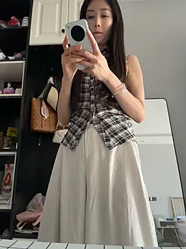 yuanpu0925 online show from June 11, 2026, 9:17 am
