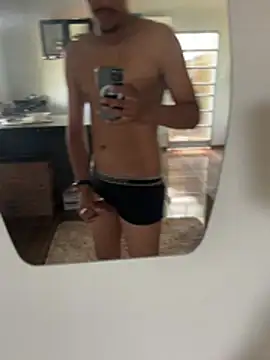 Snapshot of meteus40 chatting on April 1, 2026, 5:54 pm meteus40 online show from April 1, 2026, 5:54 pm