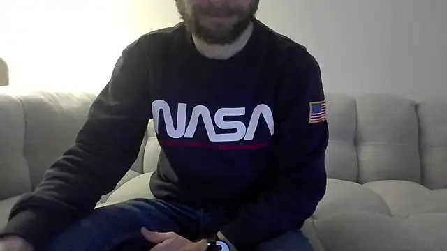 Snapshot of Sam_75013 chatting on May 20, 2026, 7:55 pm Sam 75013 online show from May 20, 2026, 7:55 pm