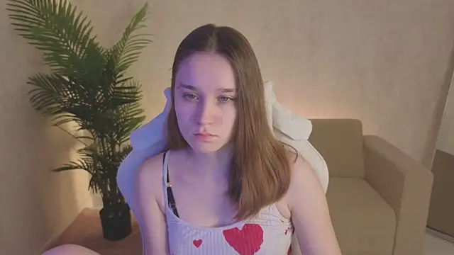 Snapshot of SweetieBlush chatting on April 21, 2026, 2:03 am SweetieBlush online show from April 21, 2026, 2:03 am