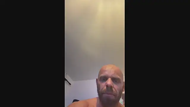 Snapshot of funycouple chatting on April 30, 2026, 8:27 pm funycouple online show from April 30, 2026, 8:27 pm