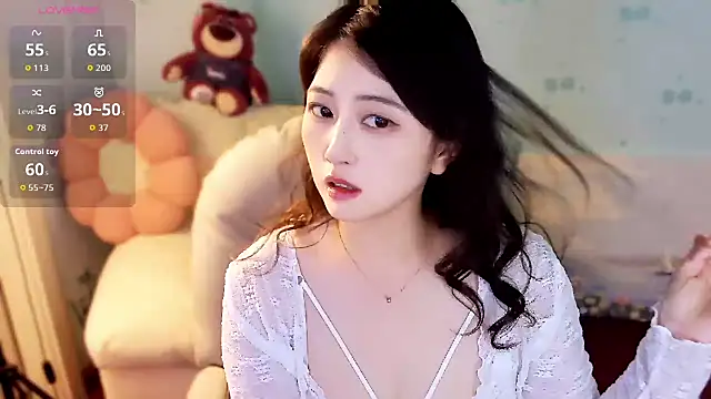 Snapshot of summer_uu chatting on July 7, 2026, 3:15 pm summer uu online show from July 7, 2026, 3:15 pm