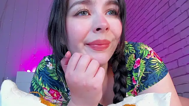 Snapshot of NatalForsy chatting on May 12, 2026, 11:49 am NatalForsy online show from May 12, 2026, 11:49 am