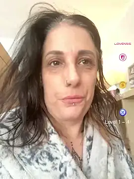 Snapshot of IvyBelleMilf chatting on April 23, 2026, 1:24 pm IvyBelleMilf online show from April 23, 2026, 1:24 pm