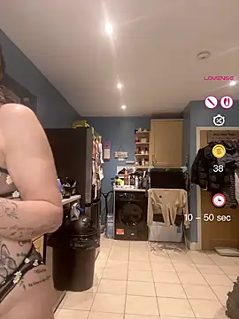 Snapshot of IvyBelleMilf chatting on May 15, 2026, 9:02 pm IvyBelleMilf online show from May 15, 2026, 9:02 pm