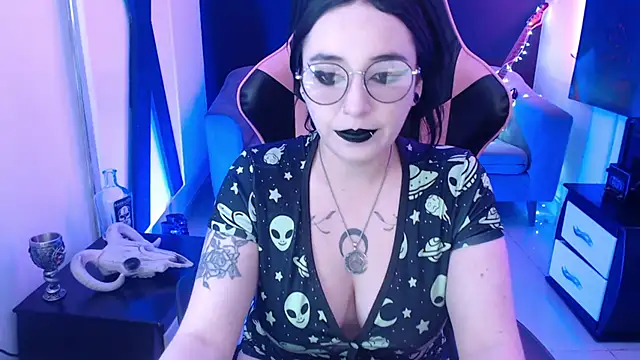 Snapshot of Nyxnocturne chatting on June 5, 2026, 2:34 pm Nyxnocturne online show from June 5, 2026, 2:34 pm