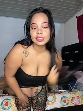 Snapshot of lunaa_love chatting on April 21, 2026, 1:18 am lunaa love online show from April 21, 2026, 1:18 am