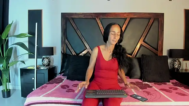 Snapshot of SamanttaLopez chatting on April 18, 2026, 1:02 pm SamanttaLopez online show from April 18, 2026, 1:02 pm