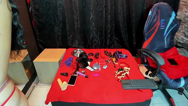 Snapshot of Annaleah_ chatting on April 15, 2026, 11:59 am Annaleah online show from April 15, 2026, 11:59 am